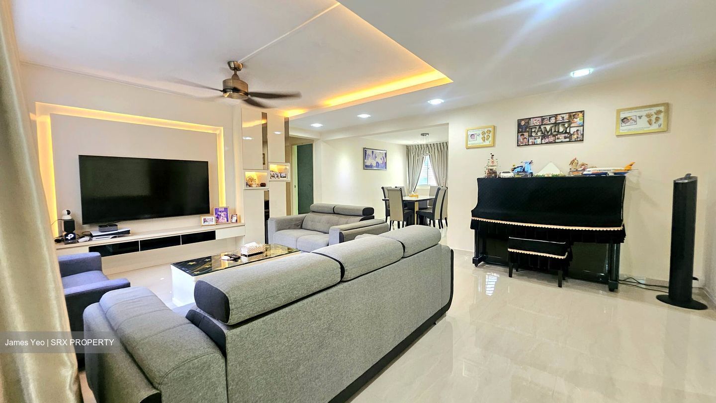 Blk 818 Woodlands Street 82 (Woodlands), HDB Executive #571791351